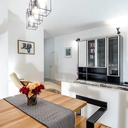 Majo Apartment *