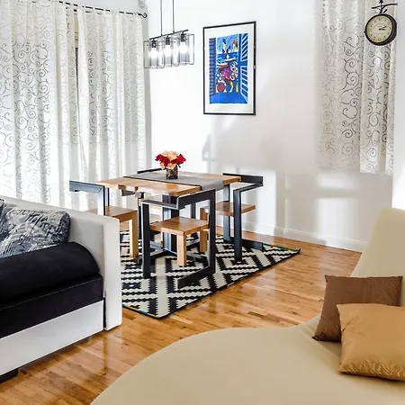 Apartament Majo *
